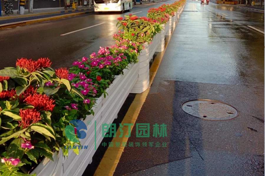 上海进博会道路绿化花箱