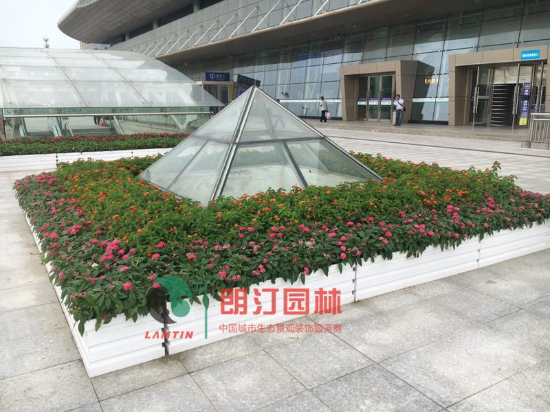 朗汀城市生态空间装饰案例-扬州火车站景观提升工程