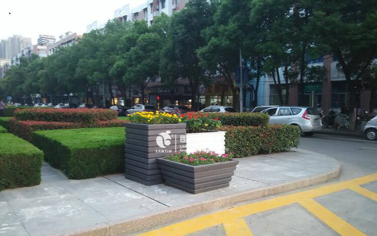 南京凤凰公园广场景观花箱绿化