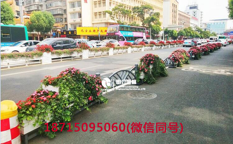 道路隔离PVC花箱图片